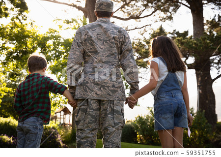 Soldier with kids 59351755