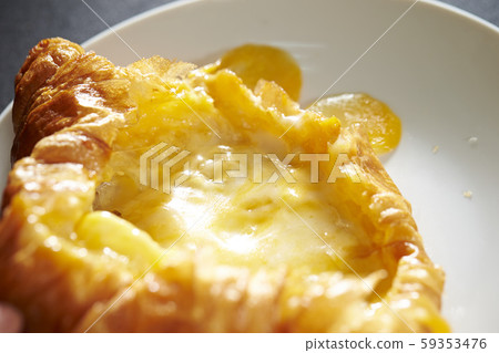 Cheese croissant Cheese croissant 59353476
