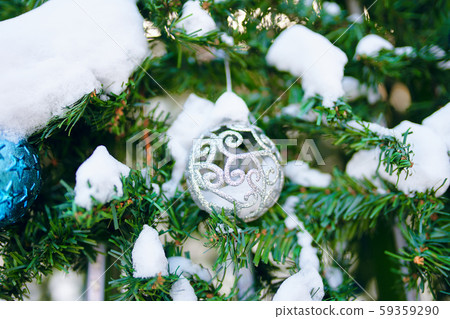 Decorated Christmas tree. 59359290