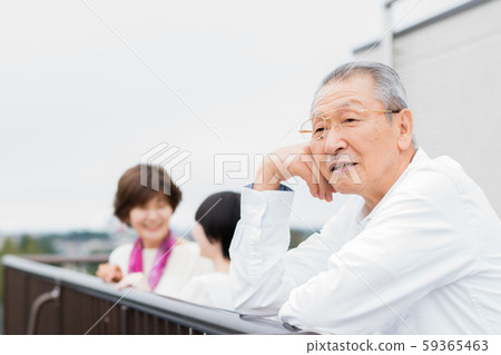 父親被視為外星人 59365463