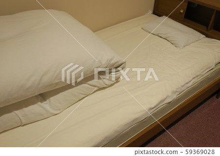 Single bed and comforter Single bed and comforter 59369028
