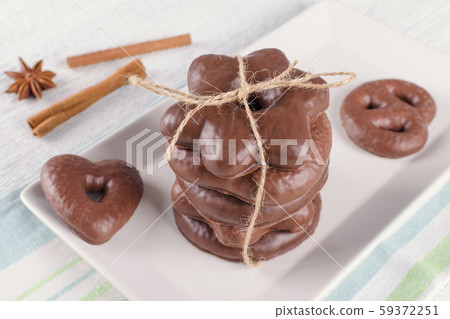 traditional german christmas chocolate gingerbread lebkuchen on the plate traditional german christmas chocolate gingerbread lebkuchen on the plate 59372251