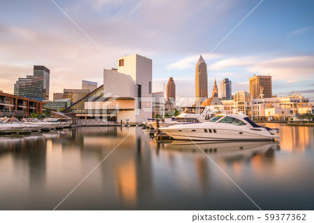 Cleveland, Ohio, USA downtown city skyline 59377362