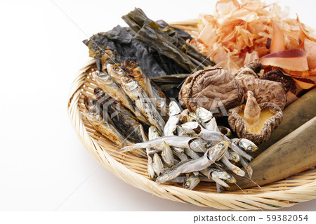 Kelp, grilled chin, boiled and dried, dried shiitake mushrooms, shavings and dried bonito 59382054