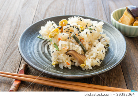 Wild vegetable owl 59382364