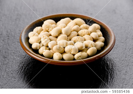 Roasted soybeans, roasted soybeans, baked soybeans (bean confectionery) Roasted soybeans, roasted soybeans, baked soybeans (bean confectionery) 59385436