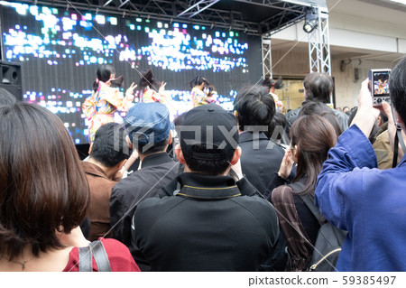 很多人在觀看戶外活動 59385497