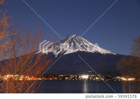Mt. Fuji in winter 59391578