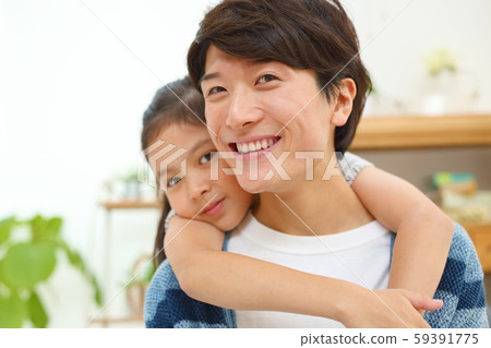 Dad and daughter image 59391775