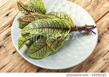 Raw sorrel leaves Raw sorrel leaves 59398165