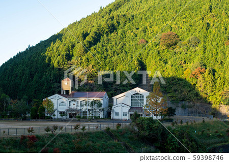 Hanazono Junior High School 59398746