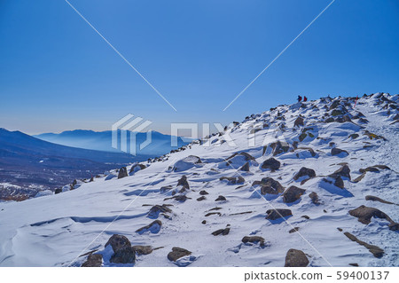 冬天，長野縣，從山附近的山路。 59400137