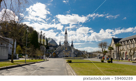View of the cathedral in Lourdes, France View of the cathedral in Lourdes, France 59400289