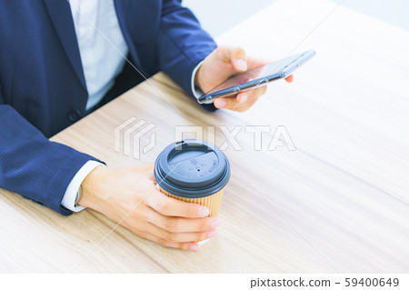 Smartphone cafe Japanese lifestyle SNS Relax Remote control Security Break Change of mood 59400649