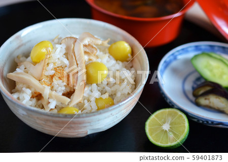 Mushroom rice with ginkgo 59401873