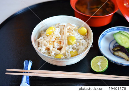Mushroom rice with ginkgo 59401876