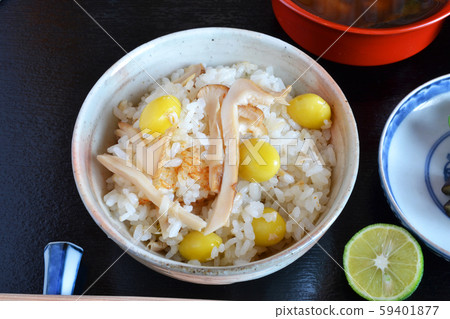 Mushroom rice with ginkgo 59401877