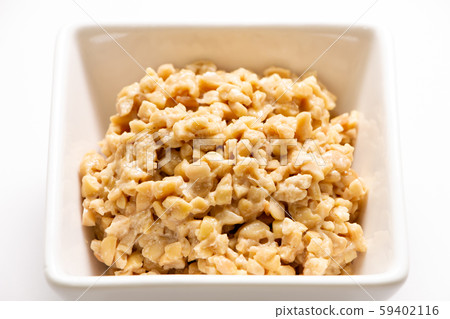 Hikiwari納豆。 （白色背景） 59402116