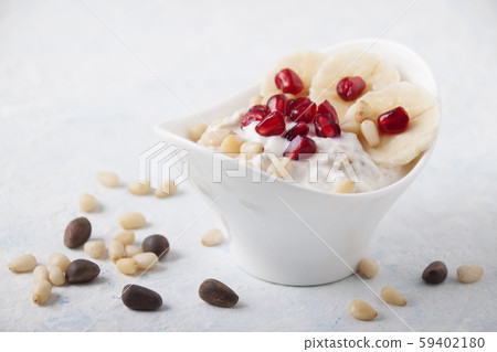 Oatmeal and yogurt smoothie with pomegranate, Oatmeal and yogurt smoothie with pomegranate, 59402180