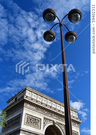 Paris streetlight and Arc de Triomphe 59402311