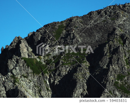 岩壁山 59403831