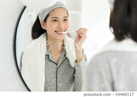 Toothpaste women Toothpaste women 59406117