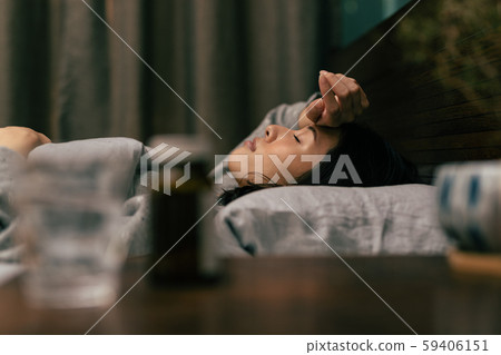 Poor health case cold cold sick woman 59406151
