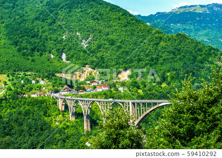 Bridge over river Tara 59410292