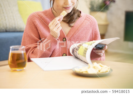 Ladies canned beer supper home drinking magazine Ladies canned beer supper home drinking magazine 59418015