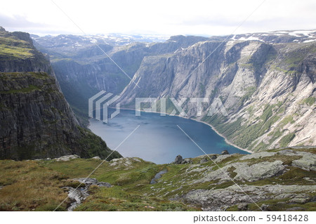 Trolltunga (Troll's tongue) 59418428