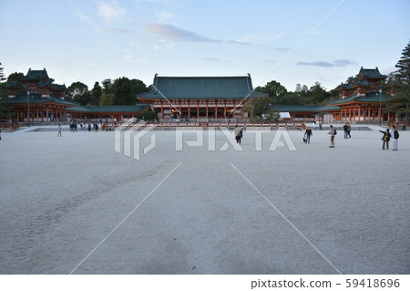 [京都府]平安神宮在晚上 59418696
