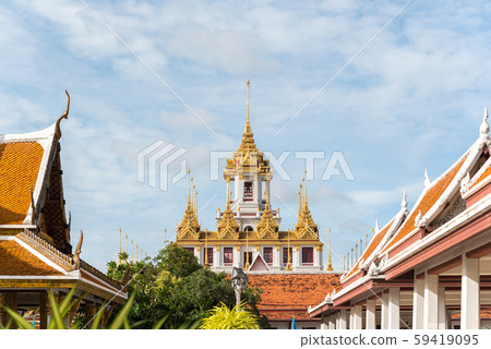 Wat Ratchanatdaram and Loha Prasat (iron castle) 59419095