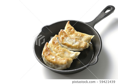 Iron-pot dumplings 59421439