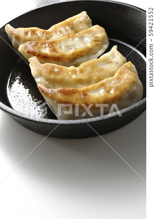 Pan-fried gyoza Pan-fried gyoza 59421552