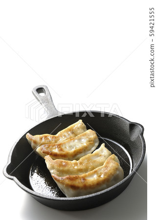 Pan-fried gyoza Pan-fried gyoza 59421555