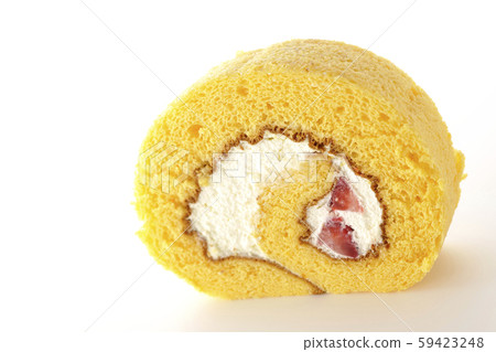 Strawberry roll cake 59423248