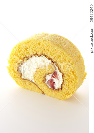 Strawberry roll cake 59423249