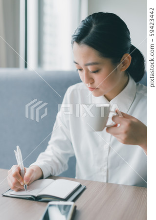 businesswoman, cafeteria, cafe 59423442