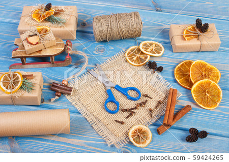 Accessories, decoration and wrapped gifts Accessories, decoration and wrapped gifts 59424265