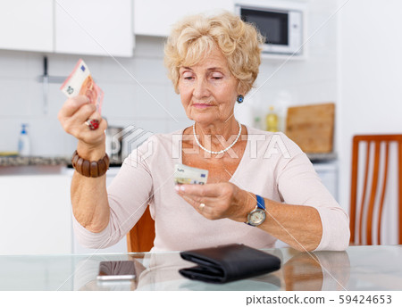 Senior woman is upset Senior woman is upset 59424653