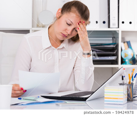 Manager female is having complicated issue with project Manager female is having complicated issue with project 59424978
