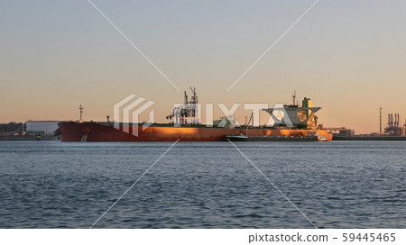 Huge Oil Tanker in Dock Huge Oil Tanker in Dock 59445465