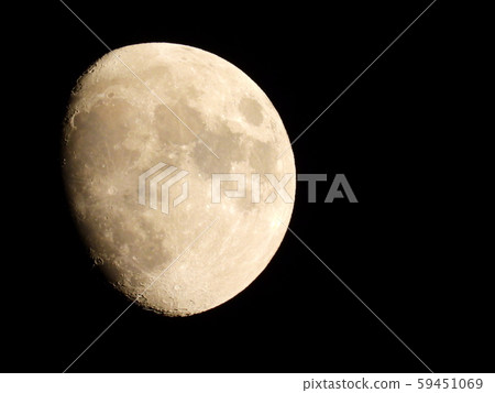 放大夜空中的明月 59451069