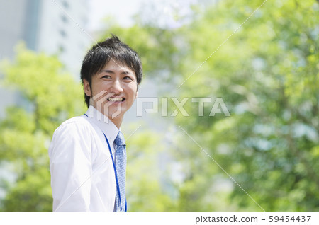 微笑的商人 59454437