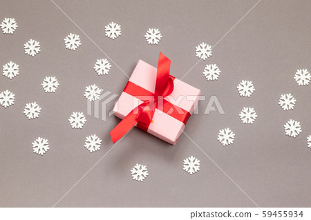 Paper surprise gift box with red ribbon and white Paper surprise gift box with red ribbon and white 59455934