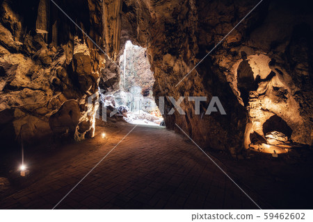 Beautiful Geological of Underground Cave and Sparkle Stalagmites 59462602