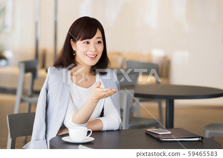 咖啡館接女性中間業務女商人 59465583
