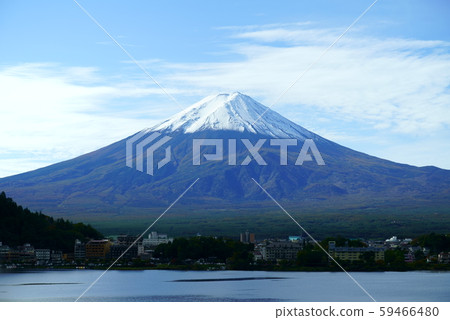 Fuji with the first snowfall seen from the shore of Lake Kawaguchiko Fuji with the first snowfall seen from the shore of Lake Kawaguchiko 59466480