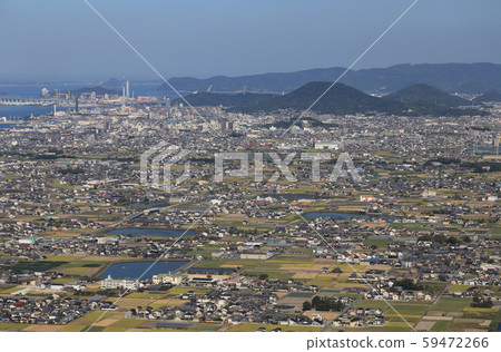 從西向東俯瞰贊岐平原（丸龜市）丸龜市附近 59472266
