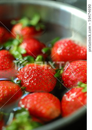 strawberry red fruit cleaning water 59474690